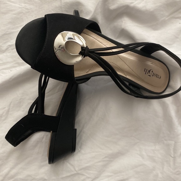 Shoes - Picture 2 of 2